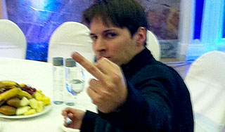 "ВКонтакте" пошел войной на Mail.Ru "ВКонтакте" пошел войной на Mail.Ru