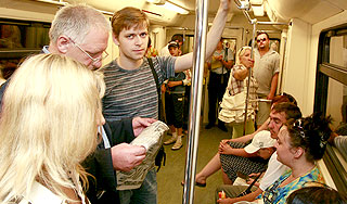 В метро Москвы орудуют банды карманников В метро Москвы орудуют банды карманников