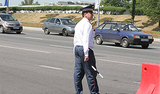 Полицейского уволили за угрозы убивать Полицейского уволили за угрозы убивать