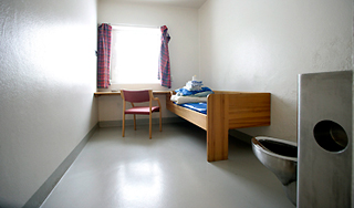 Норвежский убийца требует специальное меню Норвежский убийца требует специальное меню