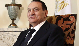 Мубарака защитят от смерти 800 адвокатов Мубарака защитят от смерти 800 адвокатов