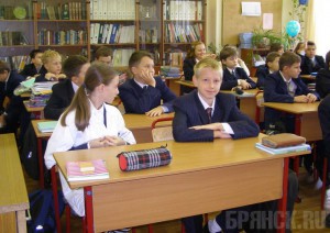 В новом учебном году за парты сядут около 105 тысяч человек