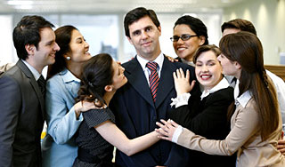 Начальников считают особыми людьми Начальников считают особыми людьми