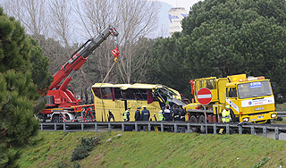 В Турции разбились 8 туристов из России В Турции разбились 8 туристов из России