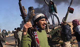 Каддафи объединяется с врагами Каддафи объединяется с врагами