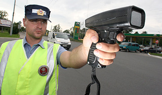Медведев потребовал набрать людей в ГИБДД Медведев потребовал набрать людей в ГИБДД