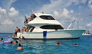 В Таиланде загорелась яхта с россиянами В Таиланде загорелась яхта с россиянами