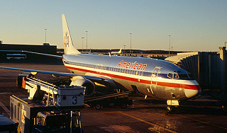 Шасси Boeing загорелось при посадке Шасси Boeing загорелось при посадке