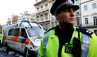 Полиция проводит аресты в Facebook Полиция проводит аресты в Facebook