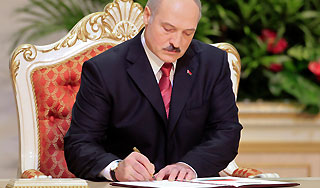 Лукашенко сократит студенческую жизнь Лукашенко сократит студенческую жизнь