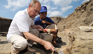 Путин попробовал себя в археологии Путин попробовал себя в археологии