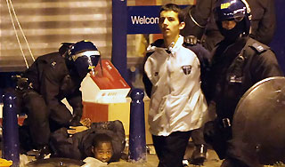 Суды сажают погромщиков круглосуточно Суды сажают погромщиков круглосуточно