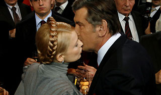 Ющенко переложил вину на Тимошенко Ющенко переложил вину на Тимошенко