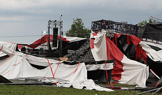 Ураган убил людей на фестивале в Бельгии Ураган убил людей на фестивале в Бельгии