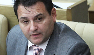 Депутат и журналист подрались на телешоу Депутат и журналист подрались на телешоу