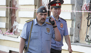 В Бурятии дедушка сбросил внучку с балкона В Бурятии дедушка сбросил внучку с балкона