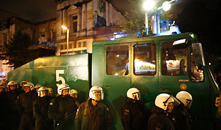 В Германии молодежь устроила погромы В Германии молодежь устроила погромы