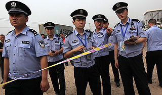 Россиян порезали в драке в Китае Россиян порезали в драке в Китае