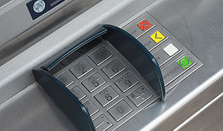 Сбербанк принял к оплате шуточные деньги Сбербанк принял к оплате шуточные деньги