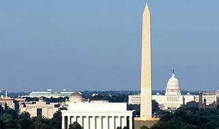 Удар стихии выгнал американцев на улицы Удар стихии выгнал американцев на улицы