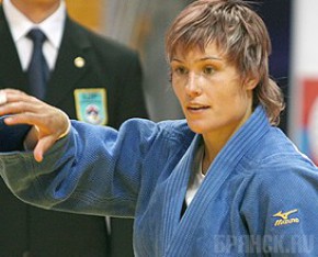Дзюдоистка Наталия Кузютина вывихнула руку на чемпионате мира в Париже Наталия Кузютина