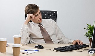 70% россиян скучают на работе 70% россиян скучают на работе