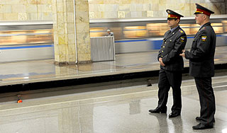 Дебошира в метро усмиряли психиатры Дебошира в метро усмиряли психиатры