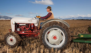 Француза оштрафовали за парковку трактора Француза оштрафовали за парковку трактора