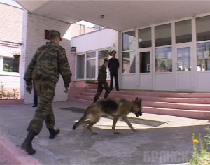 Стражи порядка обследовали учебные заведения