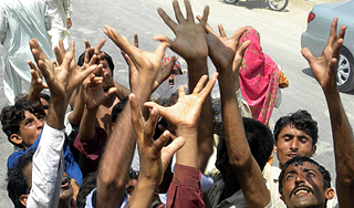 Лондон начал тратить деньги Каддафи Лондон начал тратить деньги Каддафи