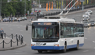 Троллейбусные провода упали на женщину Троллейбусные провода упали на женщину