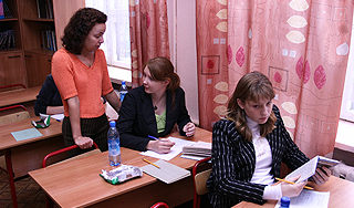 Учителям и студентам будут больше платить Учителям и студентам будут больше платить