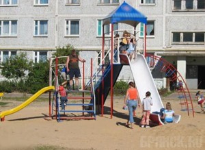 Более 50 детских площадок откроют ко Дню города