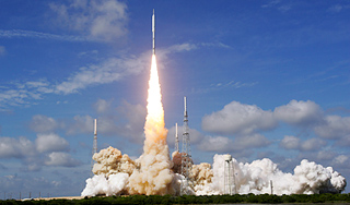 Космический мусор достиг опасного порога Космический мусор достиг опасного порога