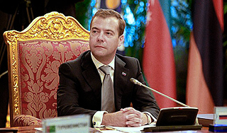 Медведев отверг альтернативу СНГ Медведев отверг альтернативу СНГ