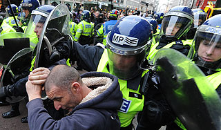 В Лондоне арестовали 60 демонстрантов В Лондоне арестовали 60 демонстрантов