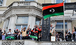 Лавров ждет ливийских повстанцев в России Лавров ждет ливийских повстанцев в России