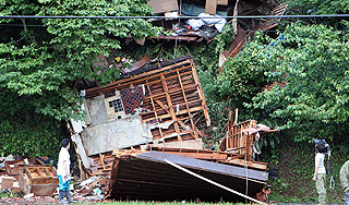 Тайфун разнес Японию и идет в Приморье Тайфун разнес Японию и идет в Приморье