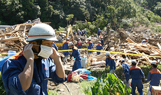 Тайфун "Талас" бьет рекорды в Японии Тайфун "Талас" бьет рекорды в Японии