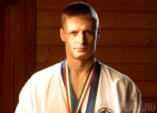 Титулованный каратист Герунов проведет в Синезерках мастер-классы