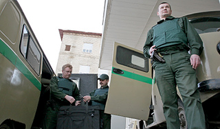 Сотрудница банка "заказала" инкассатора Сотрудница банка "заказала" инкассатора