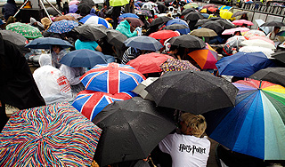 В Москве украли 57 тысяч зонтов В Москве украли 57 тысяч зонтов