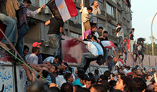 Египтяне выгнали посла Израиля Египтяне выгнали посла Израиля