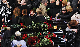 Ярославль прощается с жертвами катастрофы Ярославль прощается с жертвами катастрофы