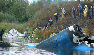 Выжившего в аварии Як-42 допросит следствие Выжившего в аварии Як-42 допросит следствие