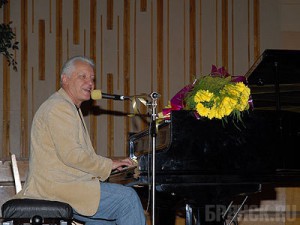 Композитор Александр Морозов выступил для инвалидов Александр Морозов