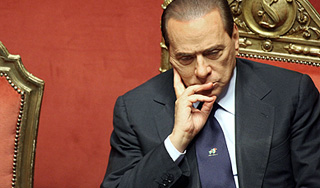 Берлускони получал девушек от 8 сутенеров Берлускони получал девушек от 8 сутенеров