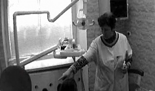 Уборщицу наказали за вырванный зуб девочки Уборщицу наказали за вырванный зуб девочки