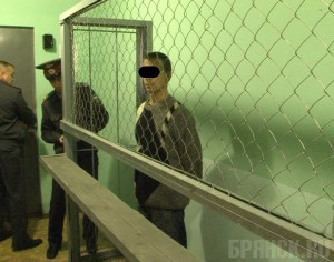 В Карачеве задержали молодых людей, избивших и ограбивших старика