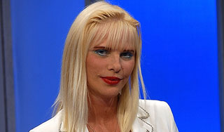 Берлускони назначил порнозвезде пенсию Берлускони назначил порнозвезде пенсию